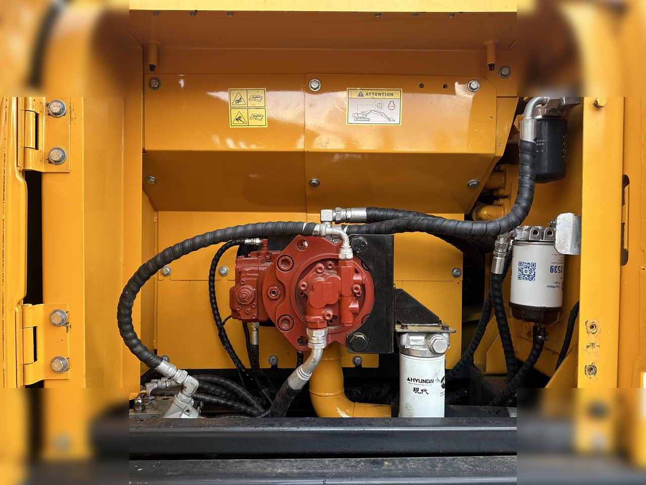 HYUNDAI ROBEX 220 LC-9S - Ekskavator me zinxhirë: foto 4 HYUNDAI ROBEX 220 LC-9S - Ekskavator me zinxhirë: foto 4