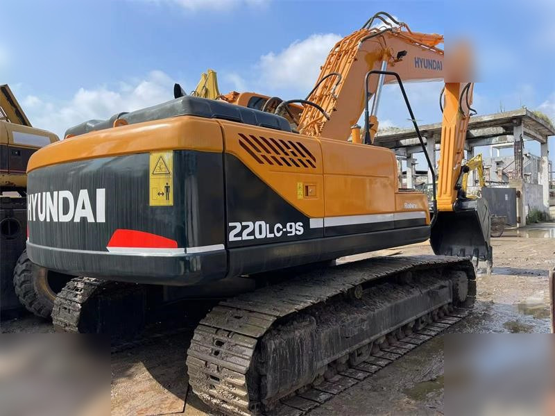 HYUNDAI ROBEX 220 LC-9S - Ekskavator me zinxhirë: foto 1 HYUNDAI ROBEX 220 LC-9S - Ekskavator me zinxhirë: foto 1