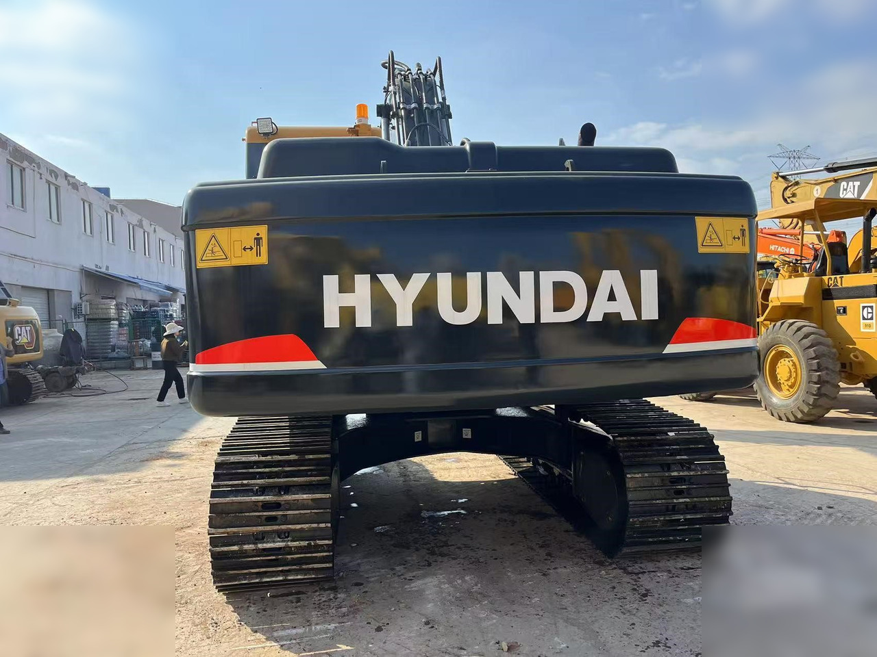 HYUNDAI ROBEX 220 LC-9S - Ekskavator me zinxhirë: foto 3 HYUNDAI ROBEX 220 LC-9S - Ekskavator me zinxhirë: foto 3