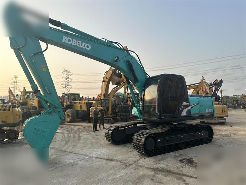KOBELCO SK200-6E - Ekskavator me zinxhirë: foto 2 KOBELCO SK200-6E - Ekskavator me zinxhirë: foto 2