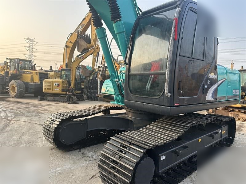 KOBELCO SK200-6E - Ekskavator me zinxhirë: foto 4 KOBELCO SK200-6E - Ekskavator me zinxhirë: foto 4