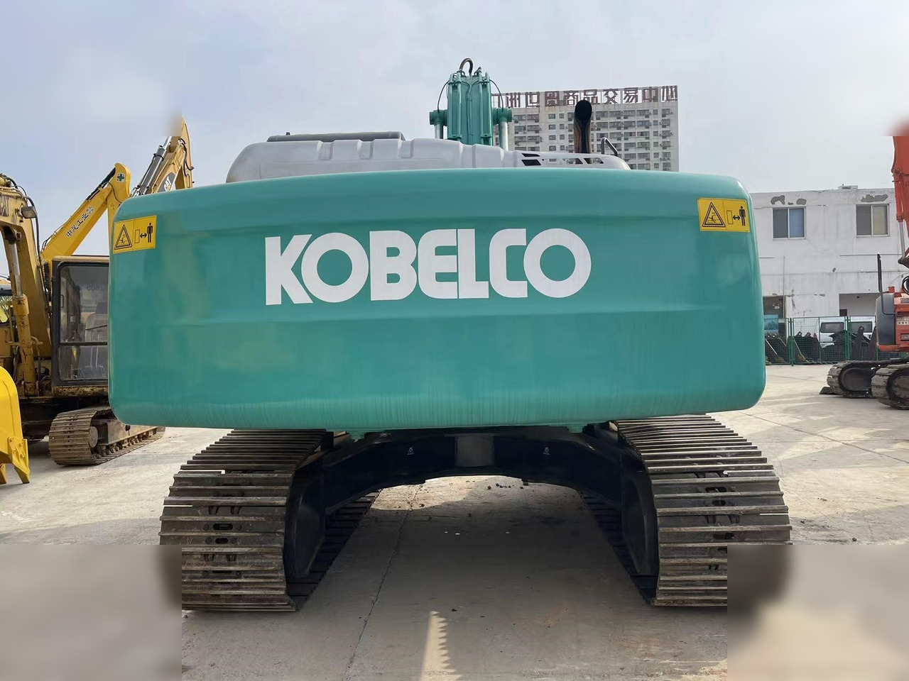 KOBELCO SK210 - Ekskavator me zinxhirë: foto 4 KOBELCO SK210 - Ekskavator me zinxhirë: foto 4