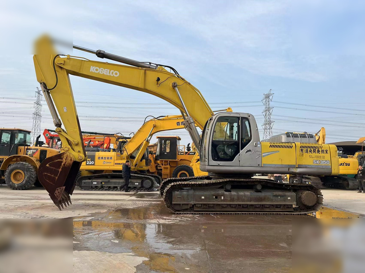 KOBELCO SK350 LC-8 - Ekskavator me zinxhirë: foto 1 KOBELCO SK350 LC-8 - Ekskavator me zinxhirë: foto 1