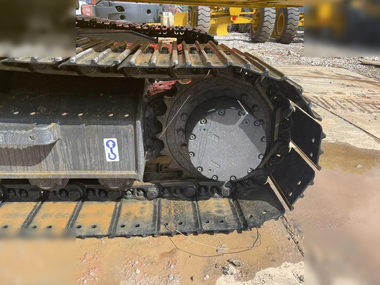 KOMATSU PC120-8 - Ekskavator me zinxhirë: foto 5 KOMATSU PC120-8 - Ekskavator me zinxhirë: foto 5