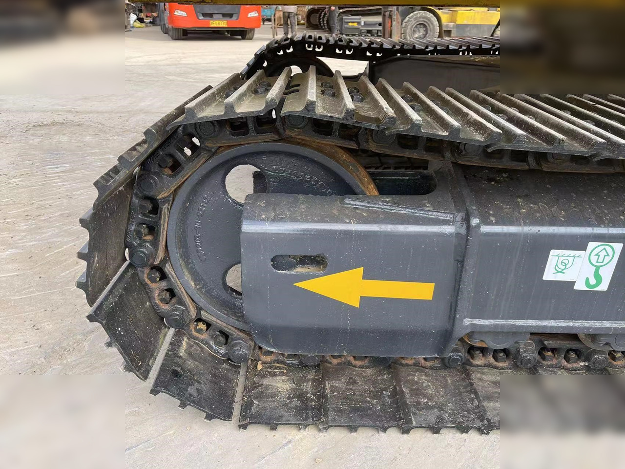 KOMATSU PC130-7 - Ekskavator me zinxhirë: foto 5 KOMATSU PC130-7 - Ekskavator me zinxhirë: foto 5
