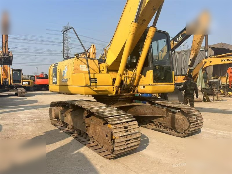 KOMATSU PC220-7 - Ekskavator me zinxhirë: foto 5 KOMATSU PC220-7 - Ekskavator me zinxhirë: foto 5