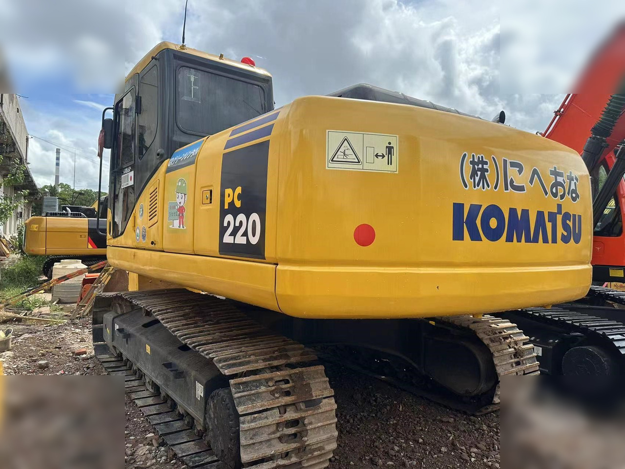 KOMATSU PC220-7 - Ekskavator me zinxhirë: foto 2 KOMATSU PC220-7 - Ekskavator me zinxhirë: foto 2