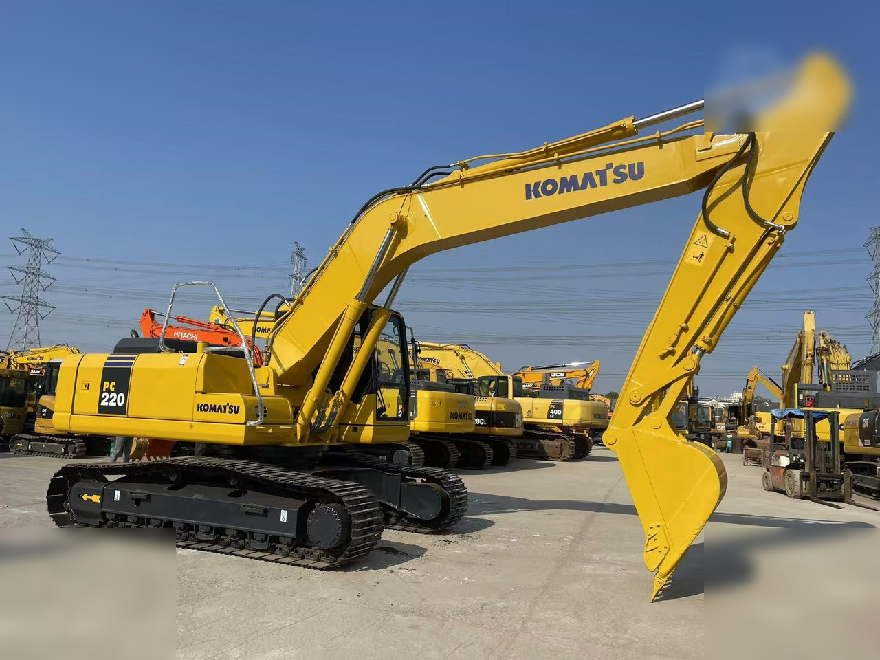 KOMATSU PC220-7 - Ekskavator me zinxhirë: foto 1 KOMATSU PC220-7 - Ekskavator me zinxhirë: foto 1