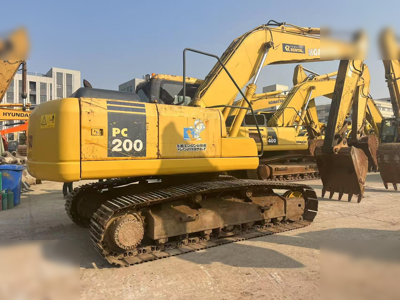 KOMATSU PC220-7 - Ekskavator me zinxhirë: foto 3 KOMATSU PC220-7 - Ekskavator me zinxhirë: foto 3