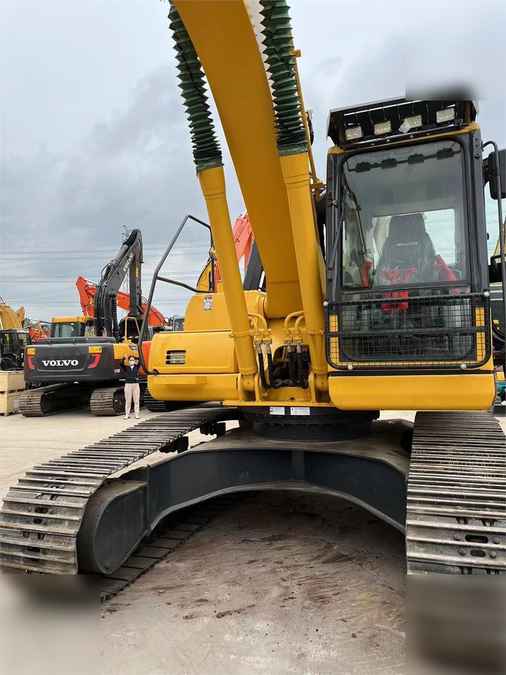 KOMATSU PC220-8 - Ekskavator me zinxhirë: foto 5 KOMATSU PC220-8 - Ekskavator me zinxhirë: foto 5