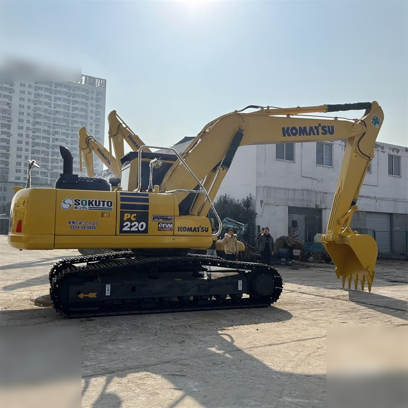 KOMATSU PC220-8 - Ekskavator me zinxhirë: foto 2 KOMATSU PC220-8 - Ekskavator me zinxhirë: foto 2