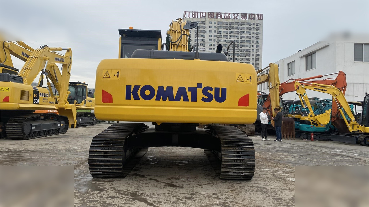 KOMATSU PC220-8 - Ekskavator me zinxhirë: foto 5 KOMATSU PC220-8 - Ekskavator me zinxhirë: foto 5