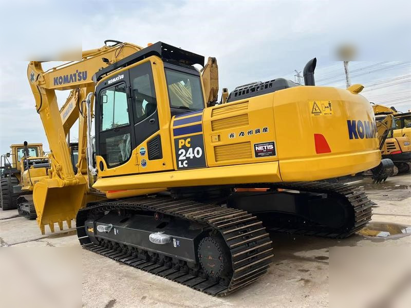 KOMATSU PC240 LC-8 - Ekskavator me zinxhirë: foto 2 KOMATSU PC240 LC-8 - Ekskavator me zinxhirë: foto 2