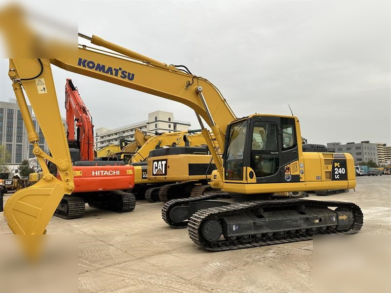 KOMATSU PC240 LC-8 - Ekskavator me zinxhirë: foto 4 KOMATSU PC240 LC-8 - Ekskavator me zinxhirë: foto 4