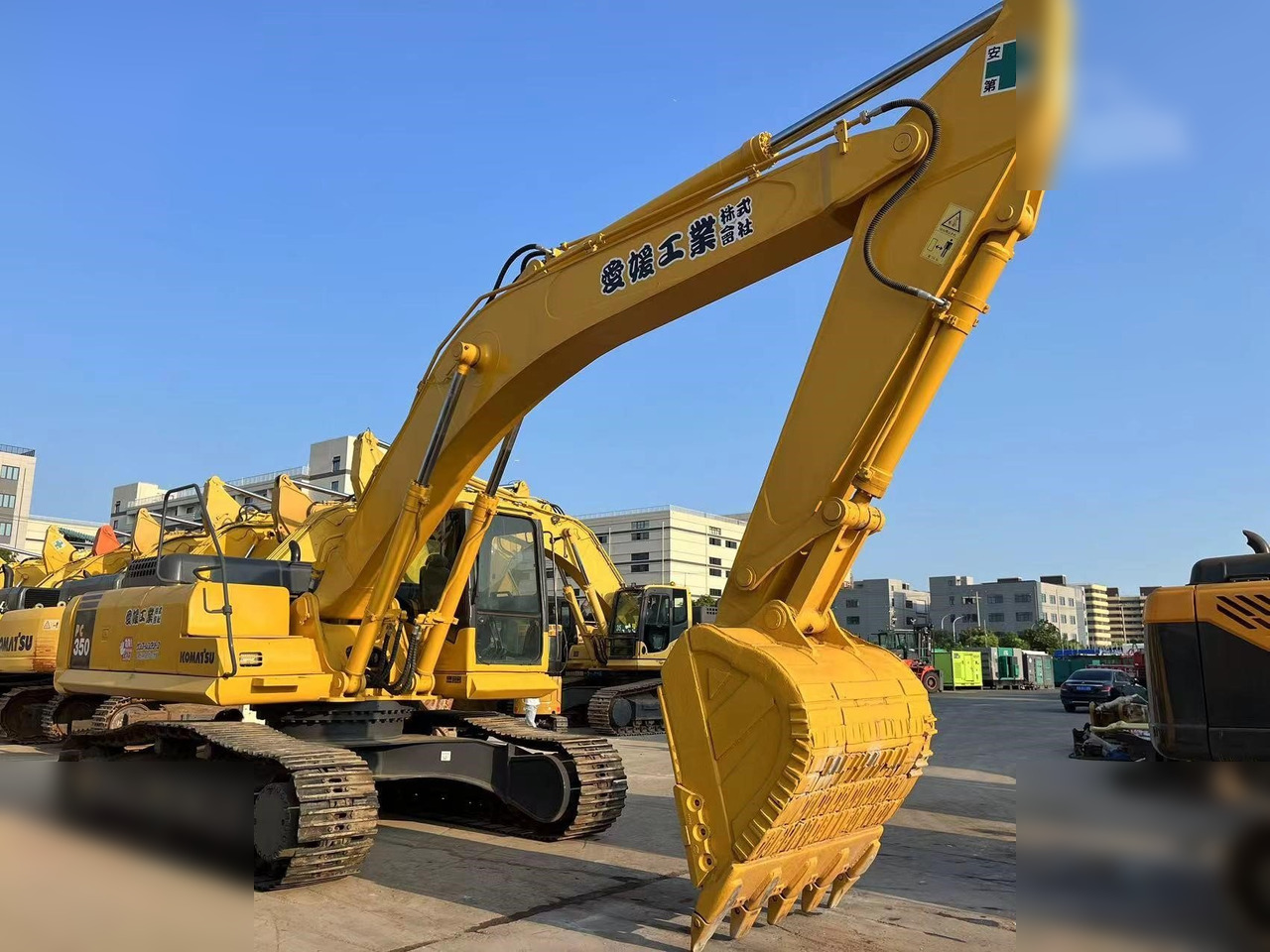 KOMATSU PC350-7 - Ekskavator me zinxhirë: foto 2 KOMATSU PC350-7 - Ekskavator me zinxhirë: foto 2