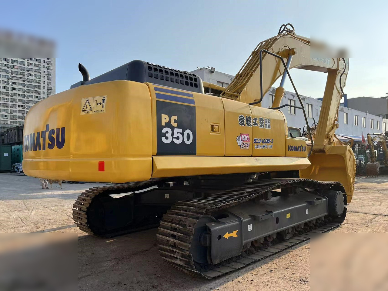 KOMATSU PC350-7 - Ekskavator me zinxhirë: foto 3 KOMATSU PC350-7 - Ekskavator me zinxhirë: foto 3