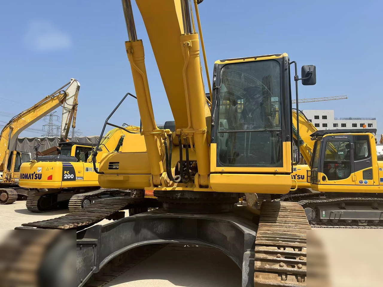 KOMATSU PC400-8 - Ekskavator me zinxhirë: foto 3 KOMATSU PC400-8 - Ekskavator me zinxhirë: foto 3