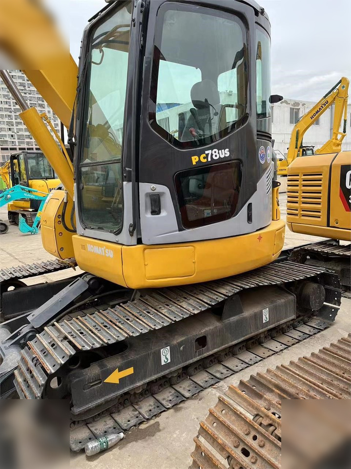 KOMATSU PC78US - Ekskavator me zinxhirë: foto 2 KOMATSU PC78US - Ekskavator me zinxhirë: foto 2