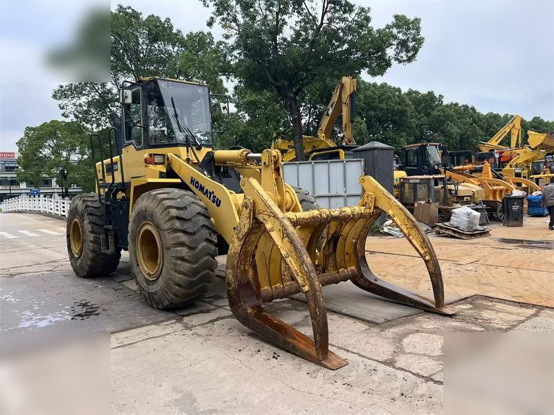 KOMATSU WA320-3 - Fadrom me goma: foto 1 KOMATSU WA320-3 - Fadrom me goma: foto 1