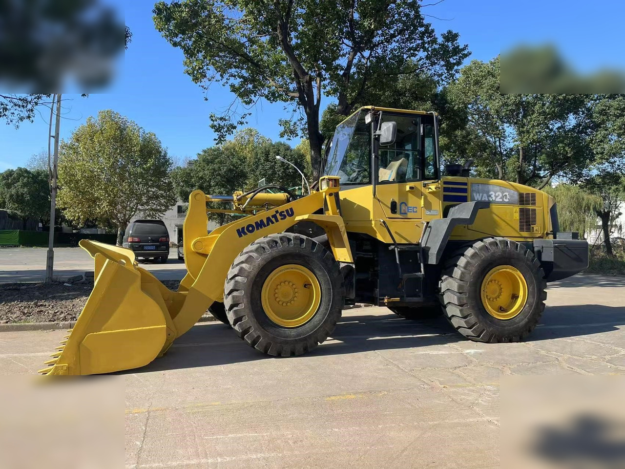 KOMATSU WA320-5 - Fadrom me goma: foto 1 KOMATSU WA320-5 - Fadrom me goma: foto 1