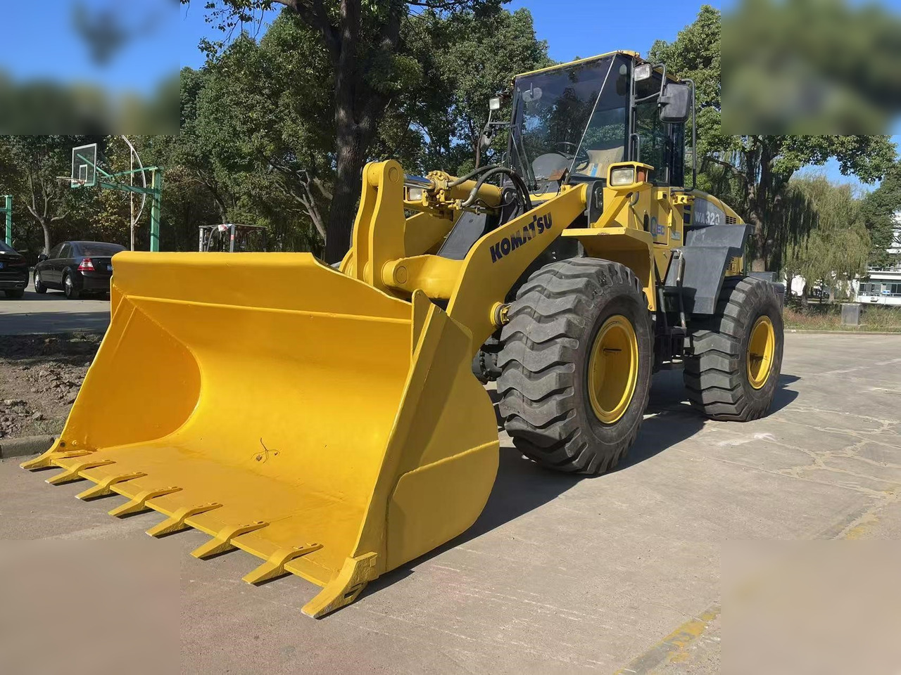 KOMATSU WA320-5 - Fadrom me goma: foto 4 KOMATSU WA320-5 - Fadrom me goma: foto 4