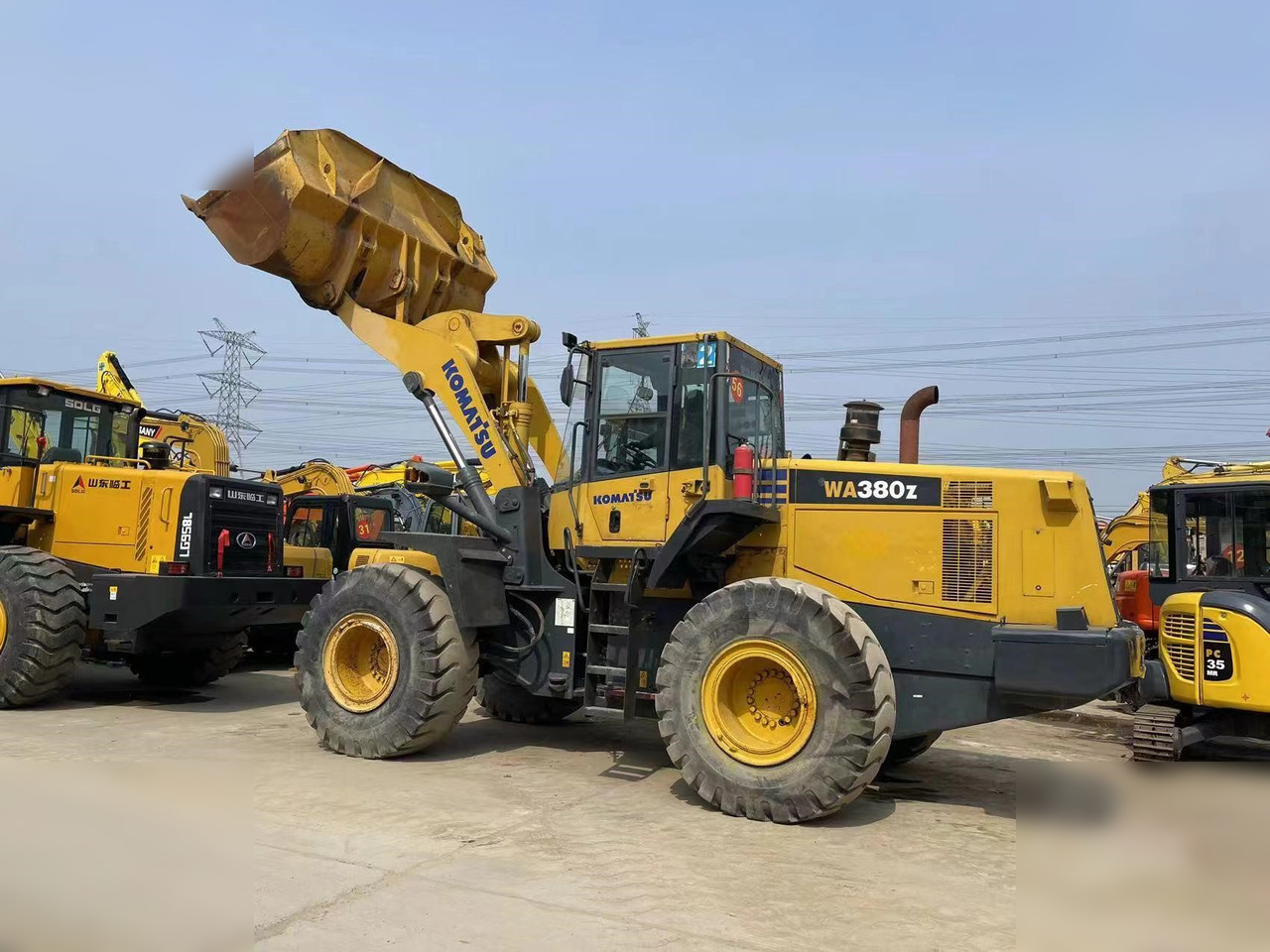 KOMATSU WA380Z-6 - Fadrom me goma: foto 3 KOMATSU WA380Z-6 - Fadrom me goma: foto 3