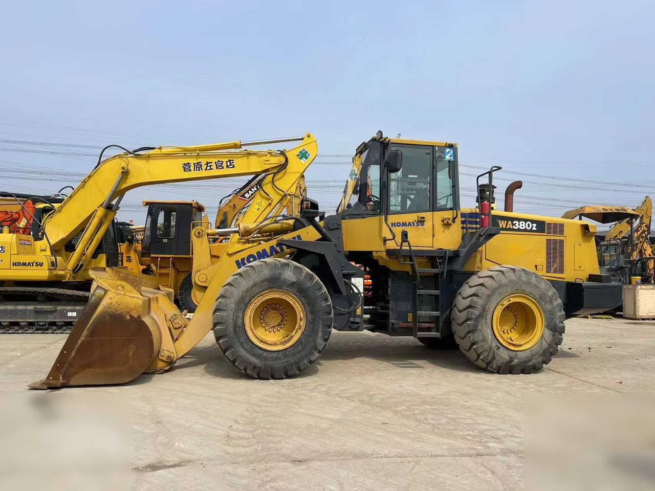 KOMATSU WA380Z-6 - Fadrom me goma: foto 1 KOMATSU WA380Z-6 - Fadrom me goma: foto 1