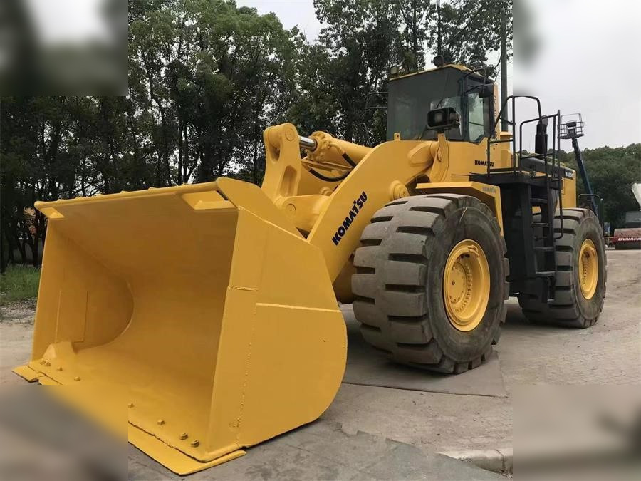 KOMATSU WA600-3 - Fadrom me goma: foto 2 KOMATSU WA600-3 - Fadrom me goma: foto 2