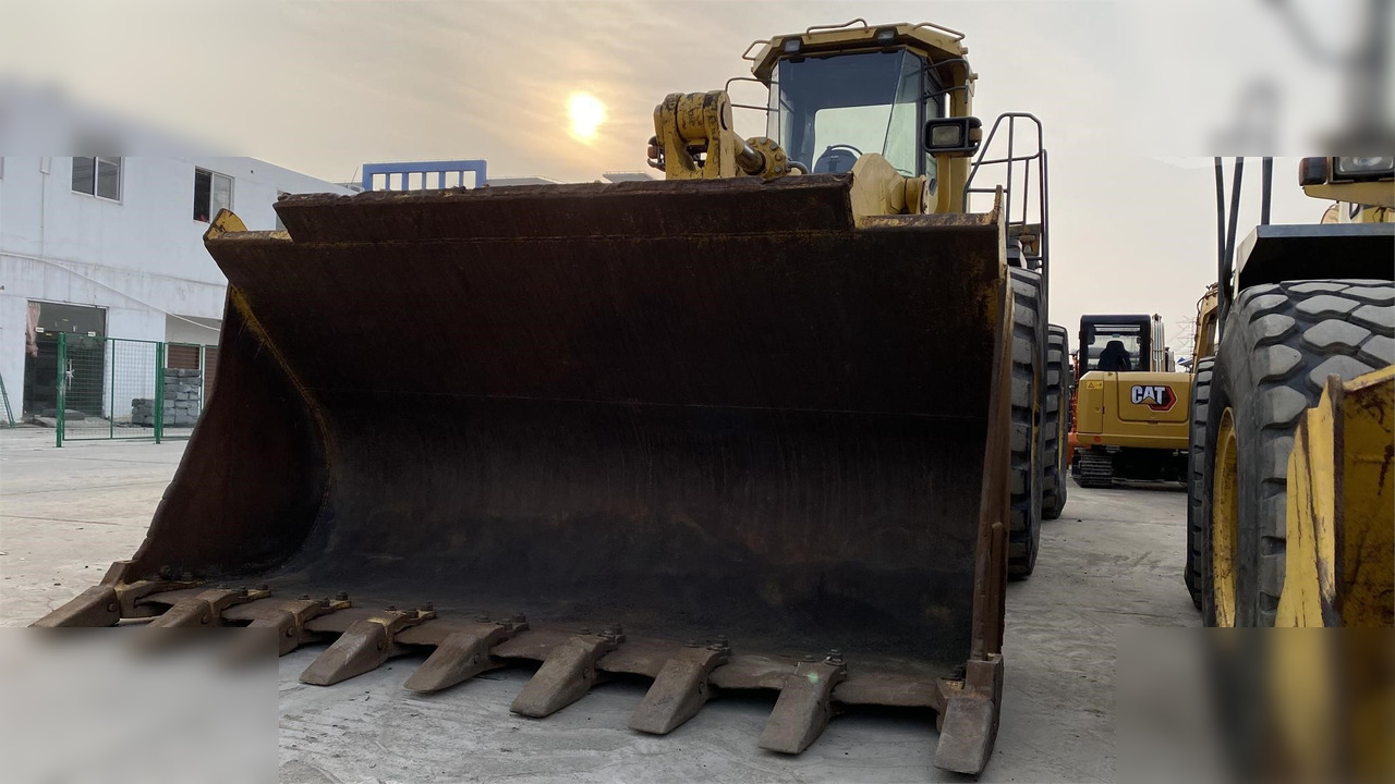 KOMATSU WA600-3 - Fadrom me goma: foto 4 KOMATSU WA600-3 - Fadrom me goma: foto 4