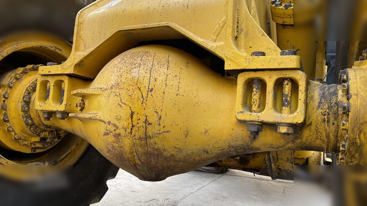 KOMATSU WA600-3 - Fadrom me goma: foto 2 KOMATSU WA600-3 - Fadrom me goma: foto 2