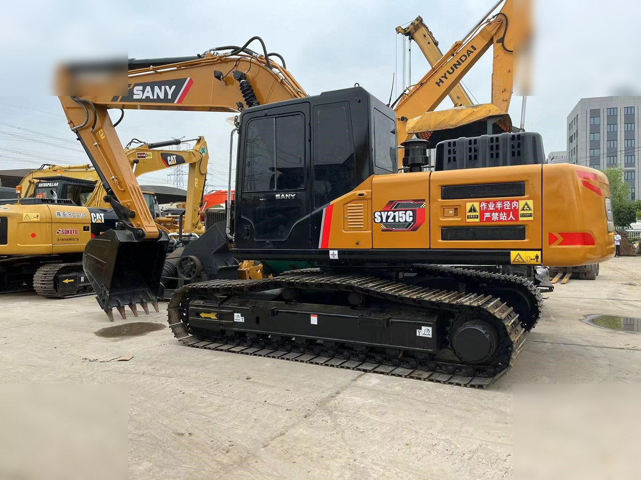 SANY SY215C - Ekskavator me zinxhirë: foto 2 SANY SY215C - Ekskavator me zinxhirë: foto 2