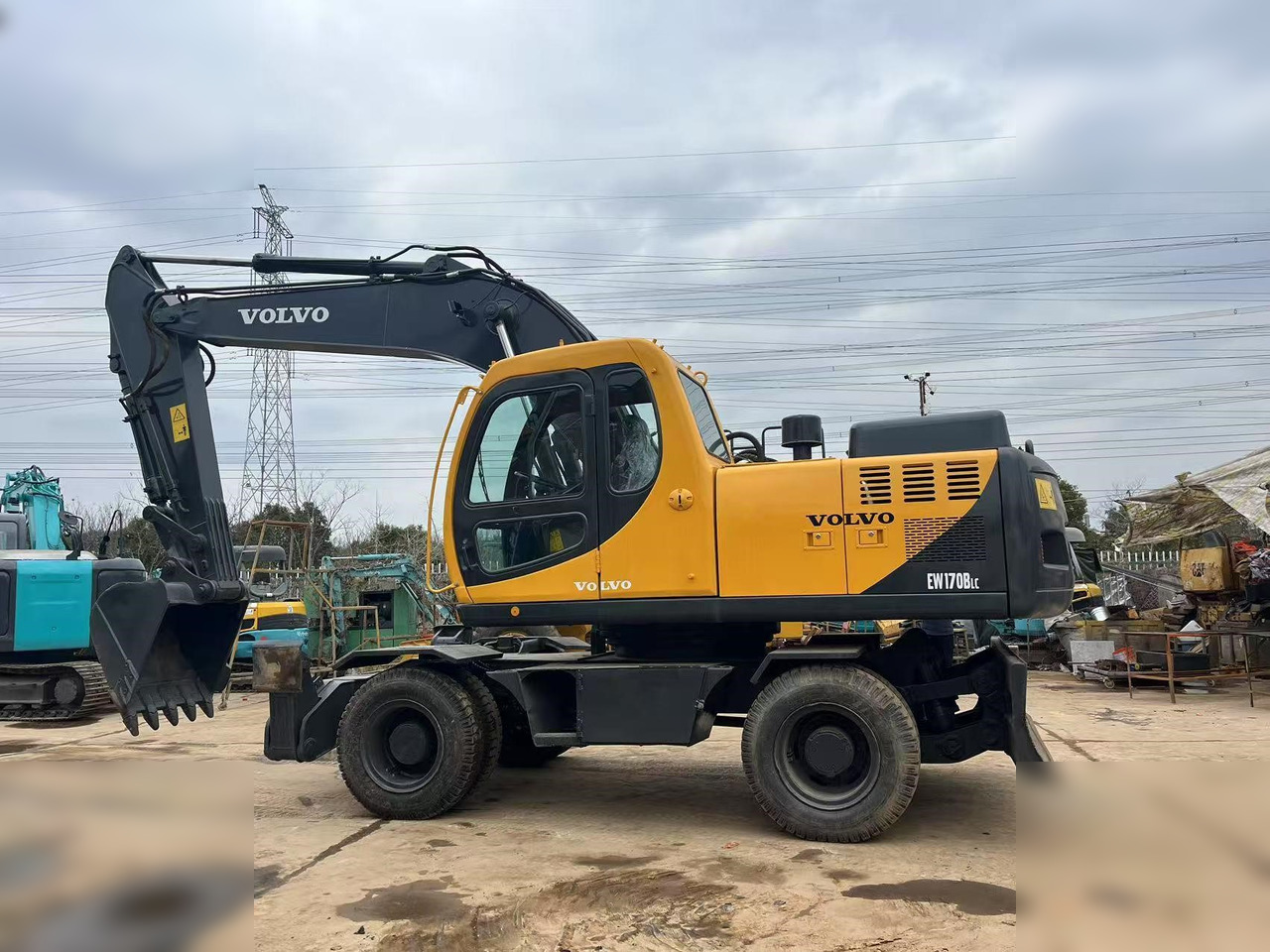 VOLVO EW170 - Ekskavator me goma: foto 1 VOLVO EW170 - Ekskavator me goma: foto 1