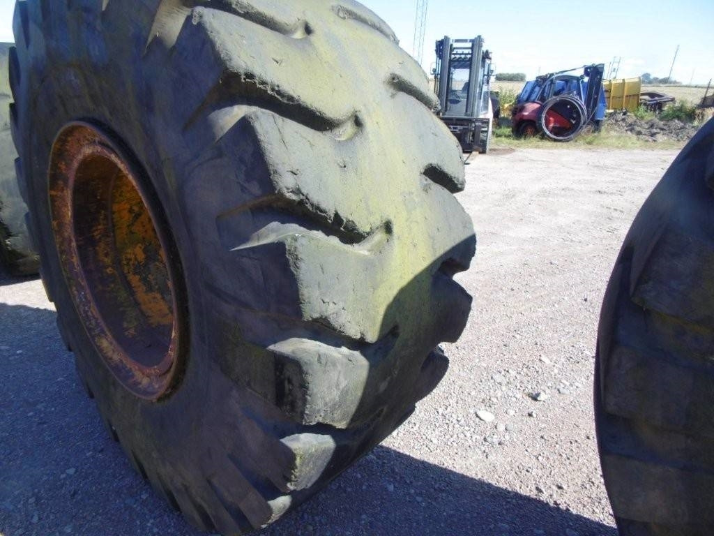 Däck - Gomë për Makineri ndërtimi: foto 5 Däck - Gomë për Makineri ndërtimi: foto 5