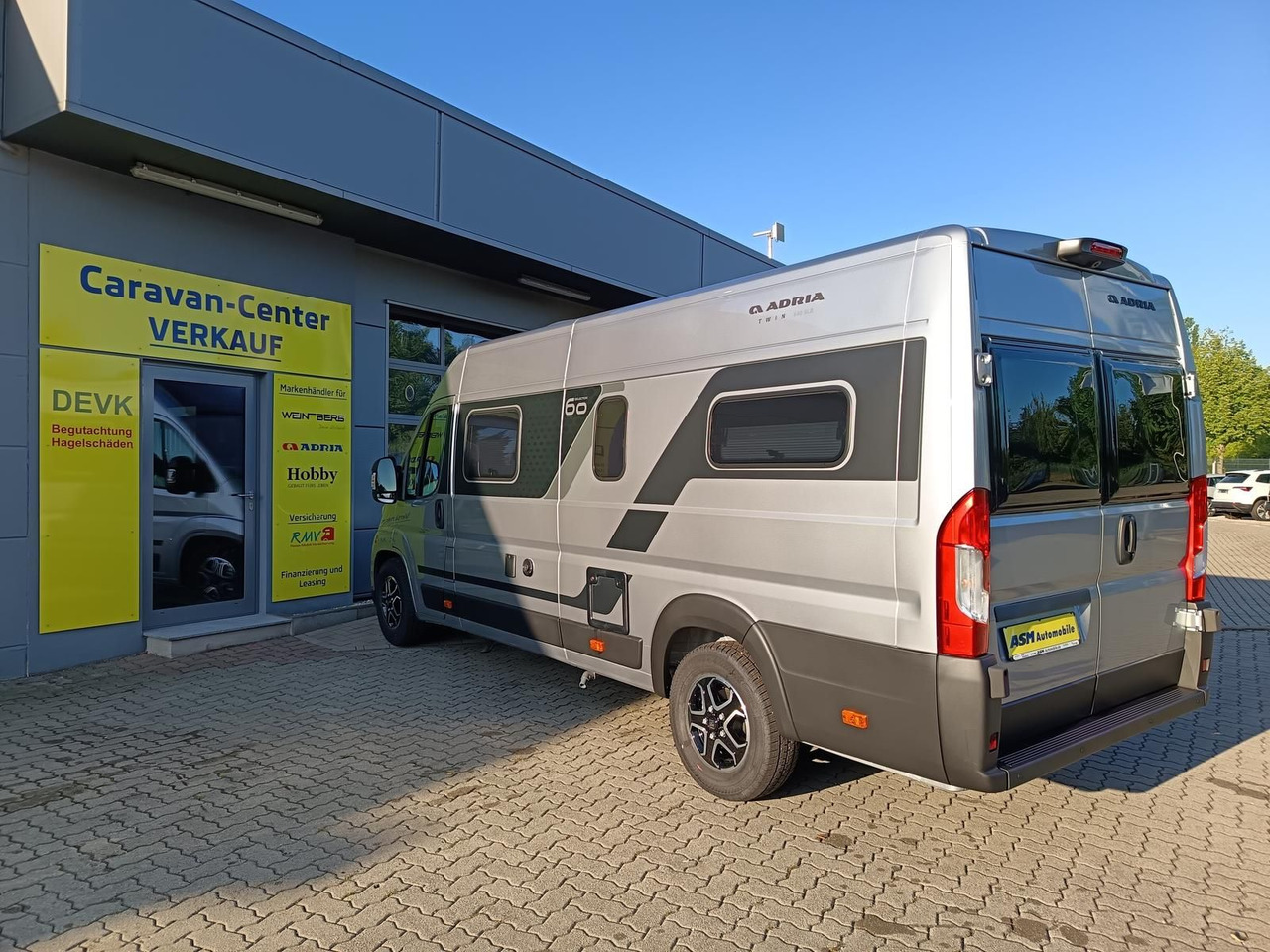 Adria Twin "60Y" 640 SLB*180 PS*4,25t MAXI*COMBI D 6E* - Furgon kampingu: foto 3 Adria Twin "60Y" 640 SLB*180 PS*4,25t MAXI*COMBI D 6E* - Furgon kampingu: foto 3