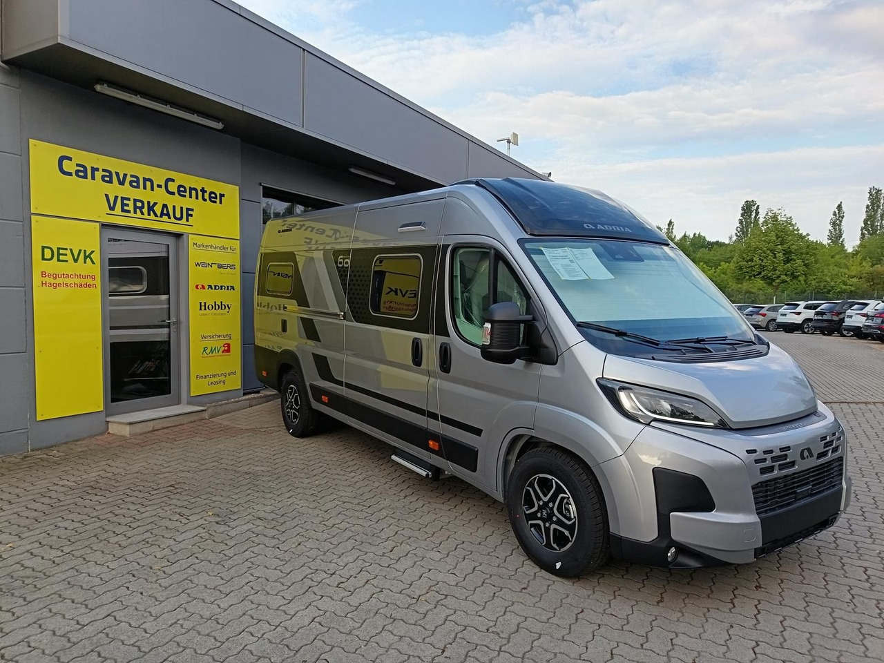 Adria Twin "60Y" 640 SLB*180 PS*4,25t MAXI*COMBI D 6E* - Furgon kampingu: foto 2 Adria Twin "60Y" 640 SLB*180 PS*4,25t MAXI*COMBI D 6E* - Furgon kampingu: foto 2