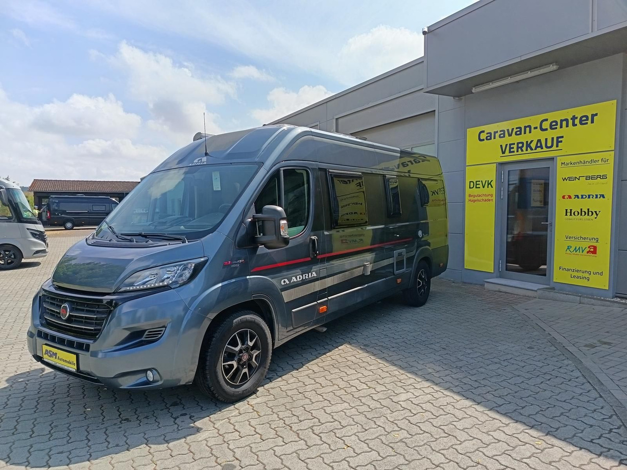 Adria Twin 640SLX Platinum*MARKISE*TV*SAT*FAHRRADTRÄG. - Furgon kampingu: foto 3 Adria Twin 640SLX Platinum*MARKISE*TV*SAT*FAHRRADTRÄG. - Furgon kampingu: foto 3