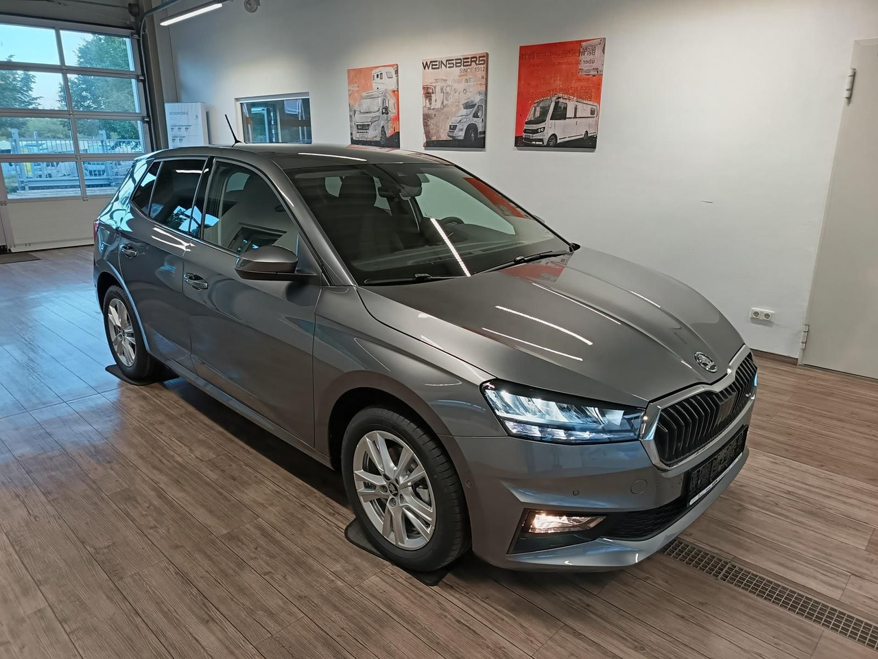 Skoda Fabia 30 Jahre DSG*VORBER.AHK*LED*R-KAM*TEMP*DAB - Sedan: foto 3 Skoda Fabia 30 Jahre DSG*VORBER.AHK*LED*R-KAM*TEMP*DAB - Sedan: foto 3