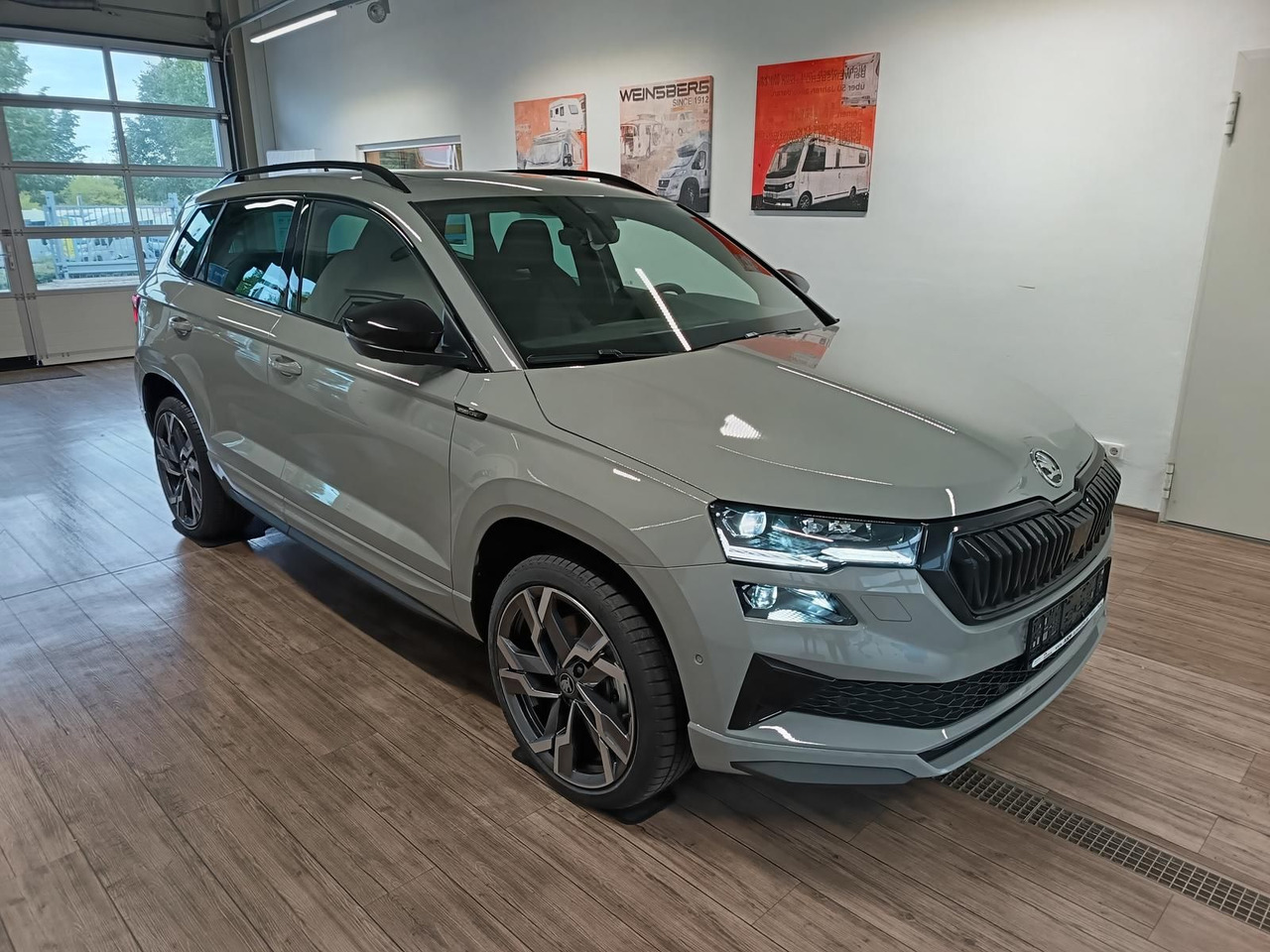Skoda Karoq Sportline 1,5 TSI DSG*AHK*PSD*STD.HZG*NAVI - SUV: foto 3 Skoda Karoq Sportline 1,5 TSI DSG*AHK*PSD*STD.HZG*NAVI - SUV: foto 3