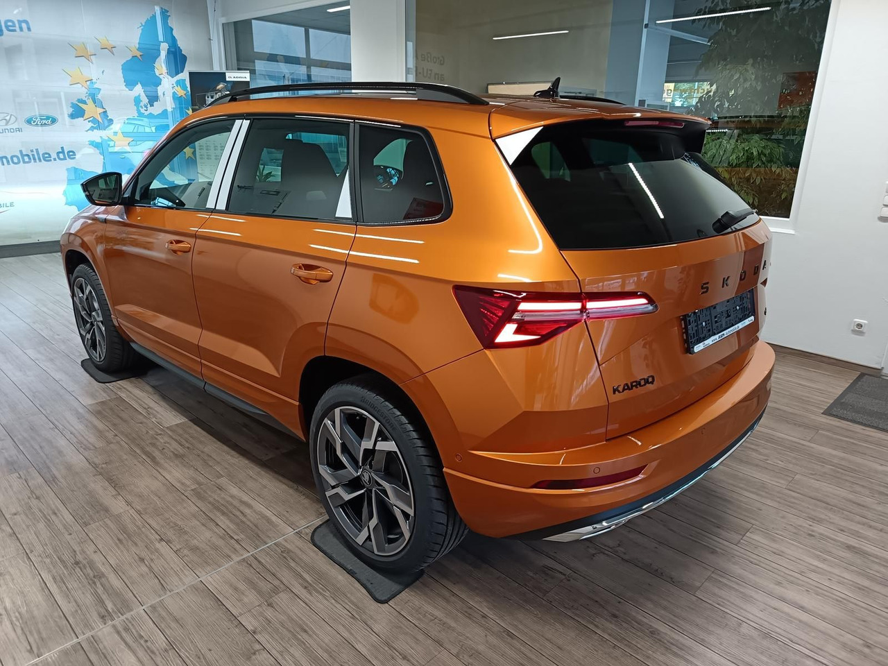 Skoda Karoq Sportline 2,0 TDI DSG 4x4*AHK*PSD*STD.HZG* - SUV: foto 4 Skoda Karoq Sportline 2,0 TDI DSG 4x4*AHK*PSD*STD.HZG* - SUV: foto 4