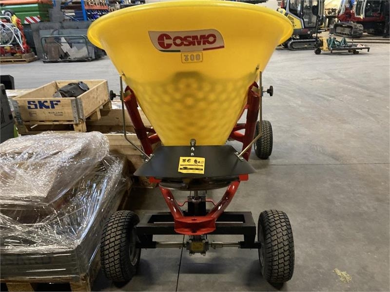 - - - Cosmo SPL300  - Shpërndarës rëre/ Kripe për Mjet bujqësor/ Special: foto 2 - - - Cosmo SPL300  - Shpërndarës rëre/ Kripe për Mjet bujqësor/ Special: foto 2