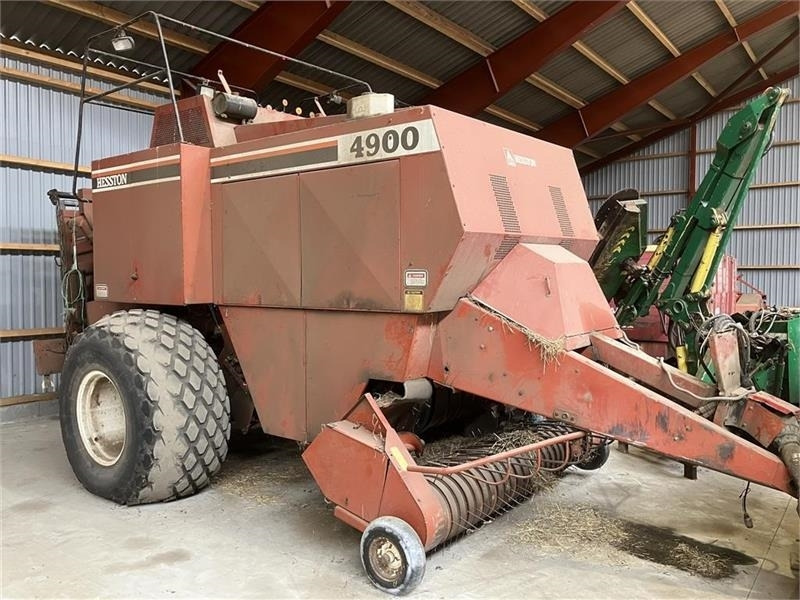 Hesston 4900 - Dengmbledhëse katrore: foto 1 Hesston 4900 - Dengmbledhëse katrore: foto 1