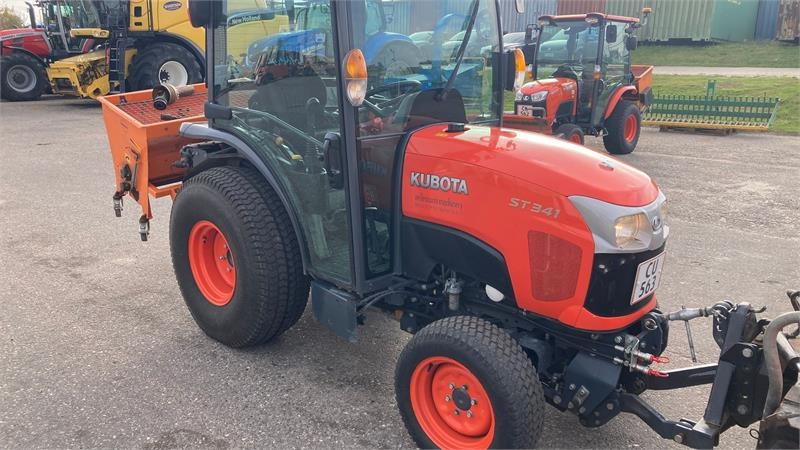 Kubota ST341 inkl. 150 cm kost og udlægger - Traktor komunal: foto 4 Kubota ST341 inkl. 150 cm kost og udlægger - Traktor komunal: foto 4