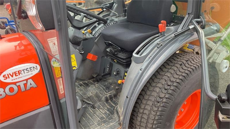 Kubota STW37 Kompakttraktor - Traktor komunal: foto 4 Kubota STW37 Kompakttraktor - Traktor komunal: foto 4
