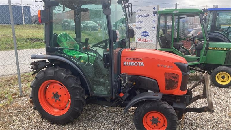 Kubota STW37 Kun 1145 timer - Traktor komunal: foto 1 Kubota STW37 Kun 1145 timer - Traktor komunal: foto 1
