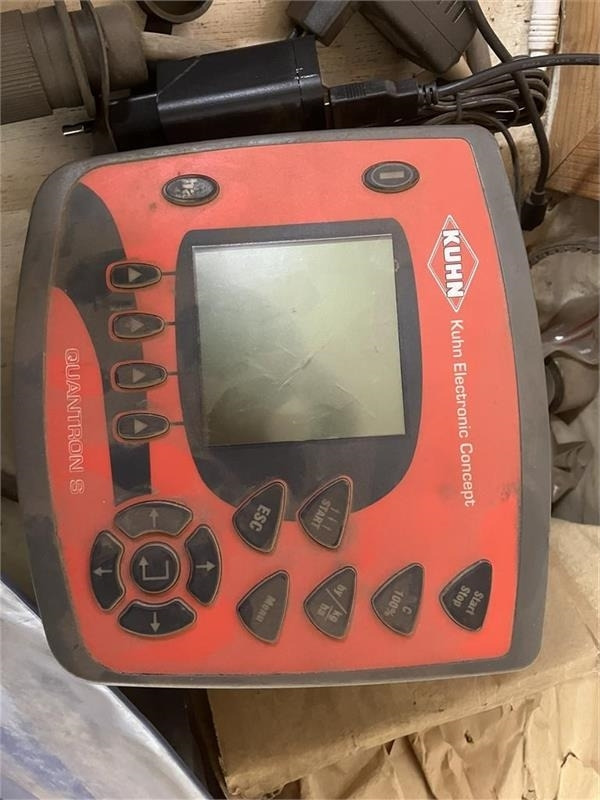 Kuhn Venta NC 4000 Combiliner - Mbjellëse e kombinuar në radhë: foto 4 Kuhn Venta NC 4000 Combiliner - Mbjellëse e kombinuar në radhë: foto 4