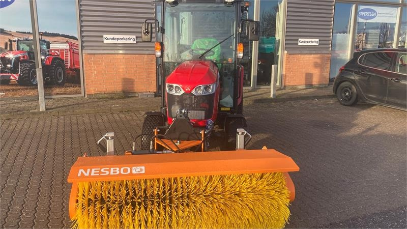 Massey Ferguson 1740 HC Frontlift/pto og 150 cm fejemaskine - Traktor komunal: foto 2 Massey Ferguson 1740 HC Frontlift/pto og 150 cm fejemaskine - Traktor komunal: foto 2