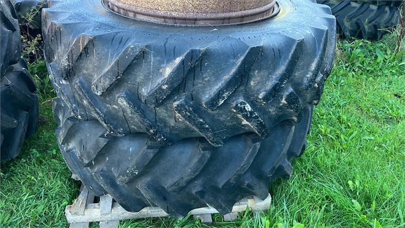 Lizingu i Massey Ferguson 4355 Power Shuttle 24-24 Massey Ferguson 4355 Power Shuttle 24-24: foto 11 Lizingu i Massey Ferguson 4355 Power Shuttle 24-24 Massey Ferguson 4355 Power Shuttle 24-24: foto 11