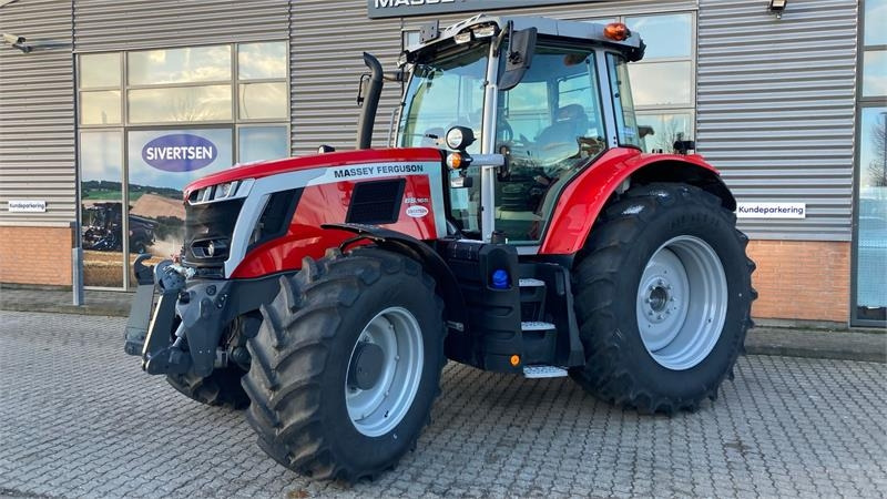 Massey Ferguson 6S.165 Dyna 6 Exclusive - Traktor: foto 1 Massey Ferguson 6S.165 Dyna 6 Exclusive - Traktor: foto 1