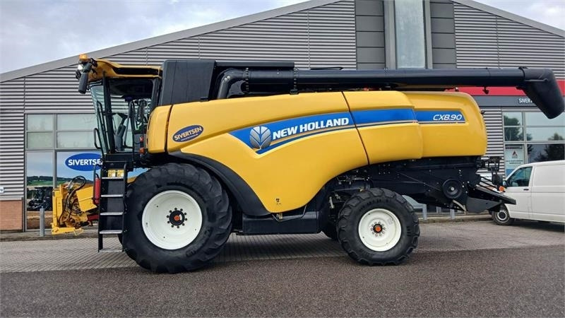 New Holland CX8.90 SLH - Autokombajnë: foto 1 New Holland CX8.90 SLH - Autokombajnë: foto 1