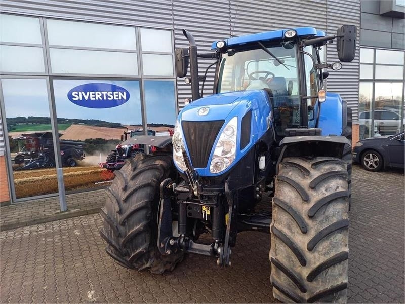 New Holland T7.220 - Traktor: foto 3 New Holland T7.220 - Traktor: foto 3